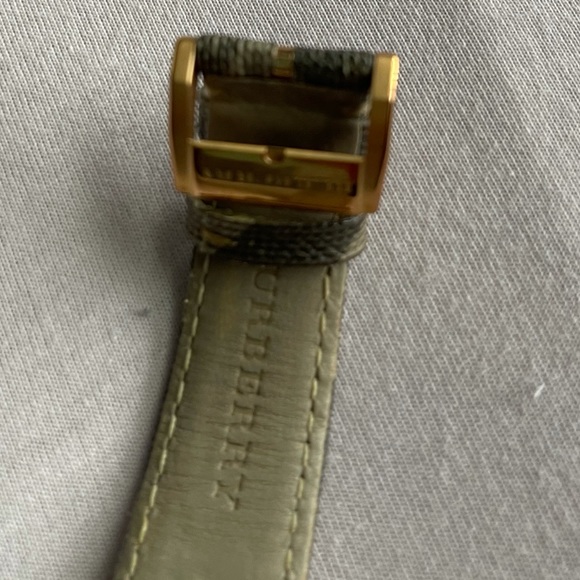 BURBERRY watch - Picture 8 of 9